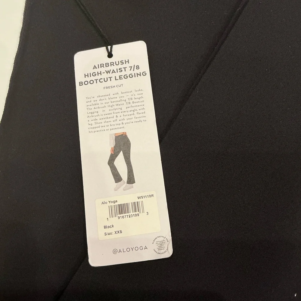 ALO Yoga Airbrush High-Waist Black Leggings - Picture 2 of 2